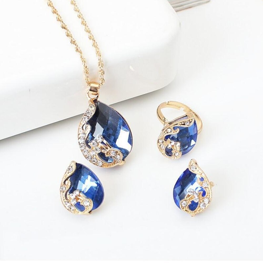 Conjunto Colar Brincos e Anel Gota com Cristais Argentia