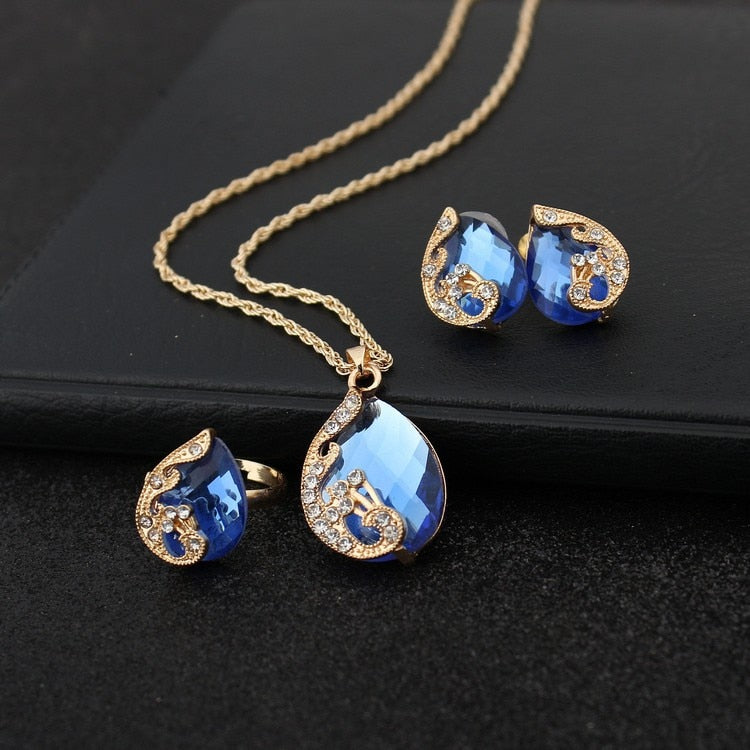 Conjunto Colar Brincos e Anel Gota com Cristais Argentia