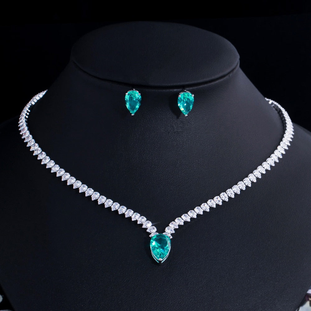 Conjunto de Colar e Brinco com Cristais de Zircônia Verde Argentia