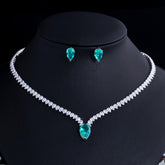 Conjunto de Colar e Brinco com Cristais de Zircônia Verde Argentia