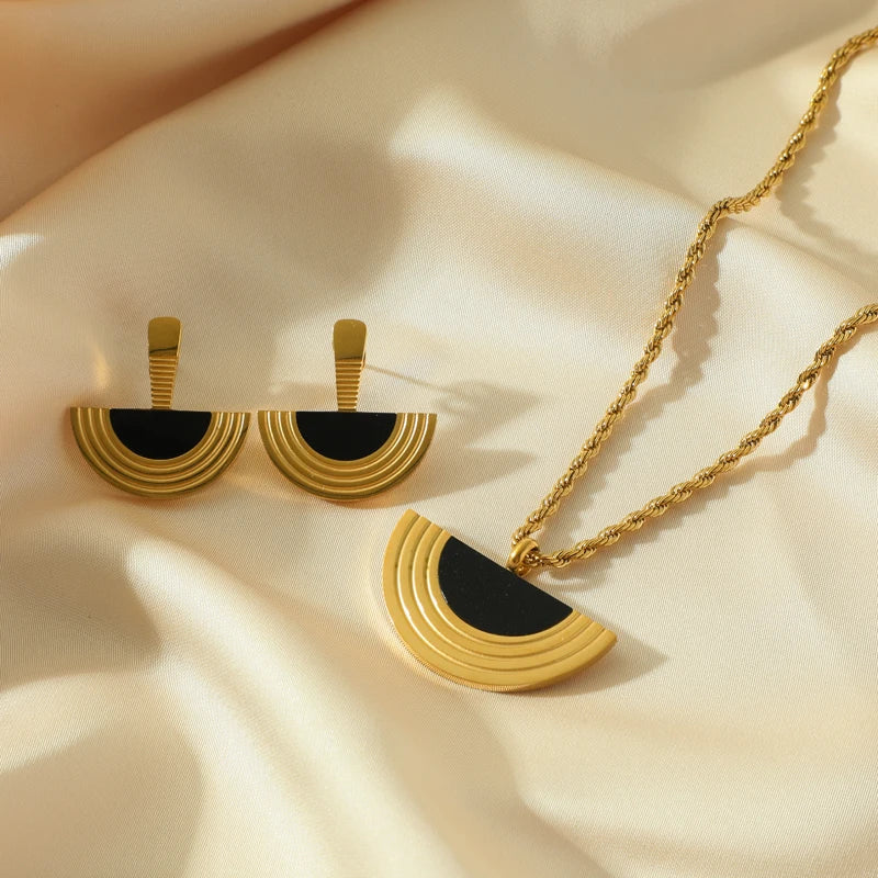 Conjunto Brincos e Colar Semicírculo Argentia