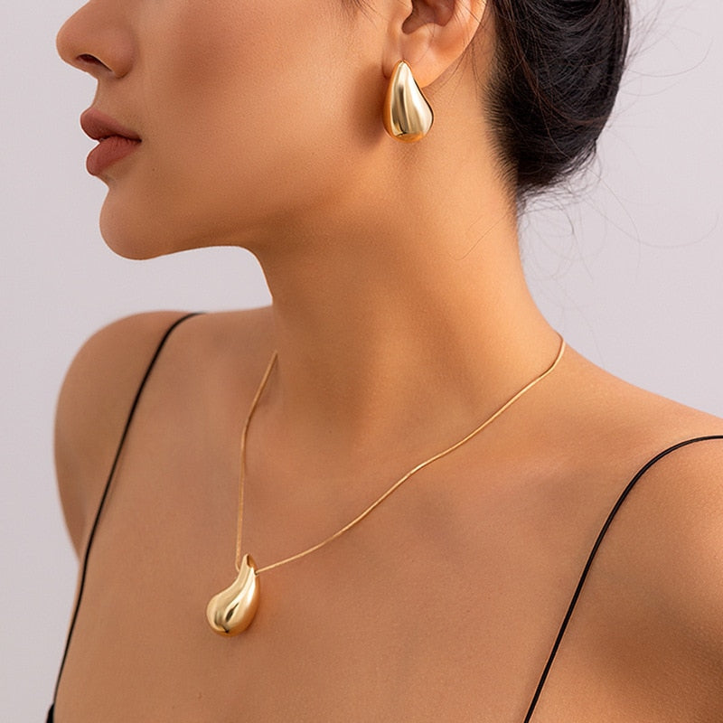 Conjunto Colar e Brincos Gota Dourada Argentia